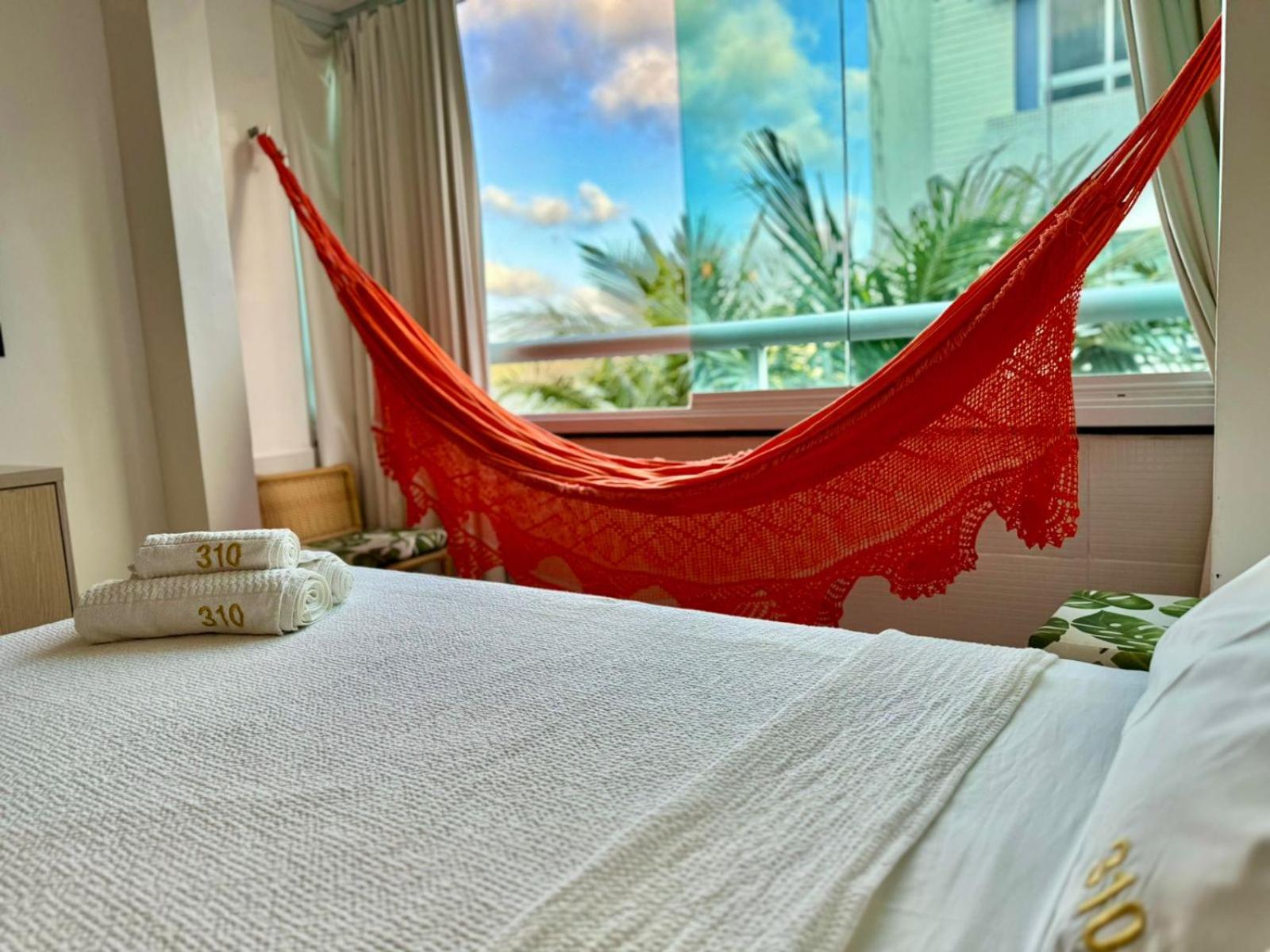 Edy hospedagens Beira-Mar flat 310 com vista para o morro do careca, piscina e localização privilegiada