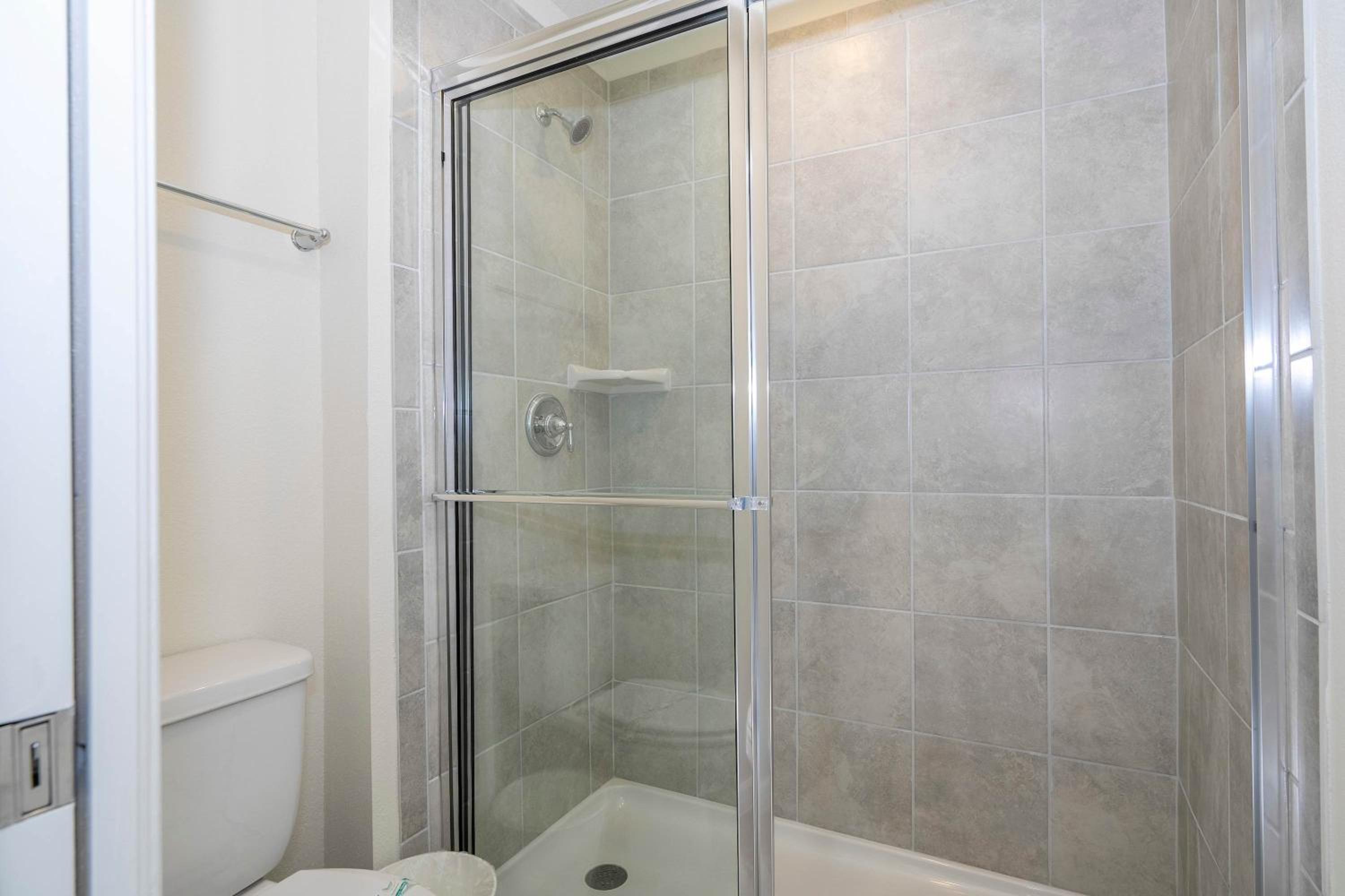 Family Friendly 5Bd Close to Disney at Windsor Cay 1269