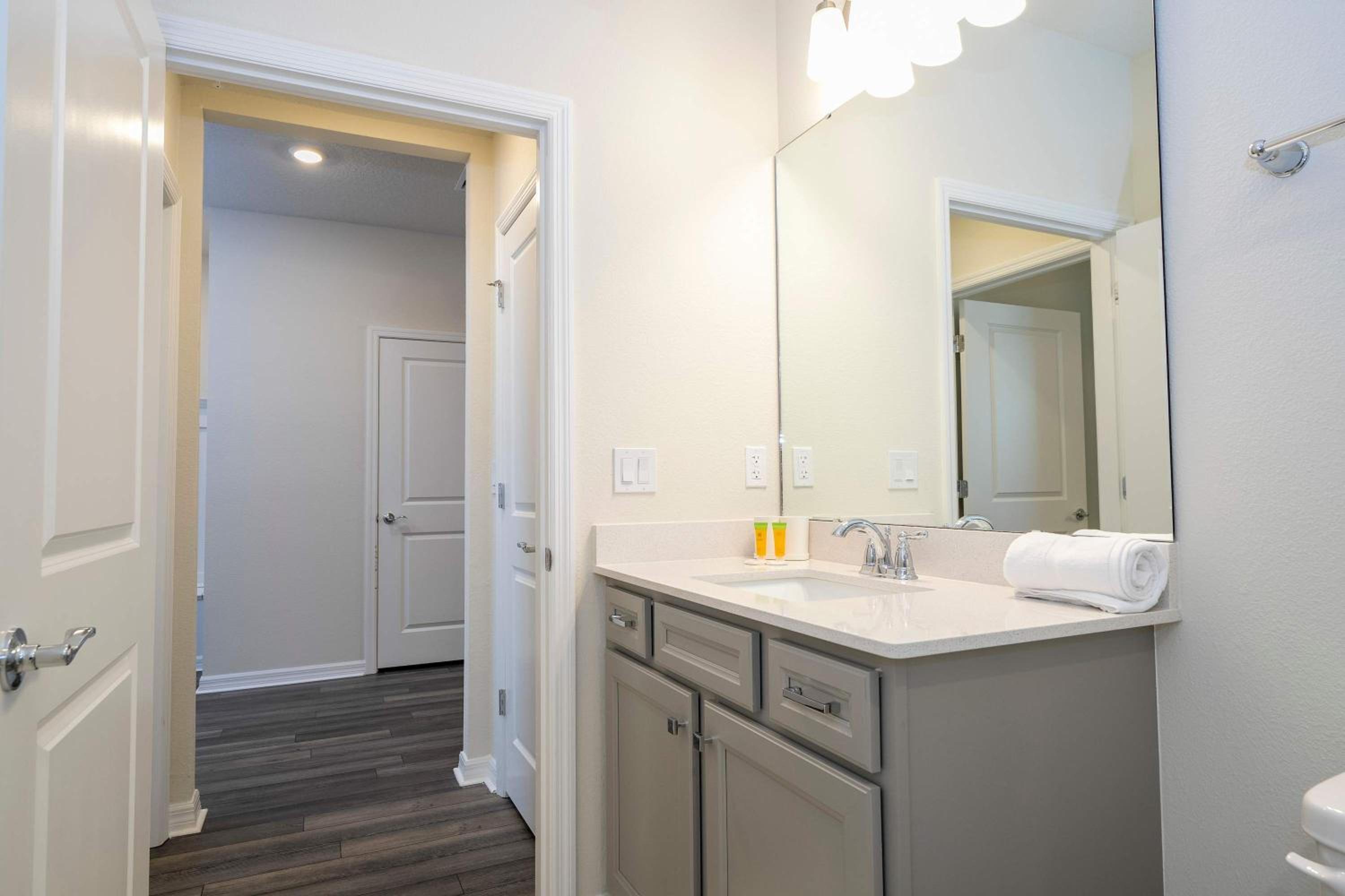 Family Friendly 5Bd Close to Disney at Windsor Cay 1269