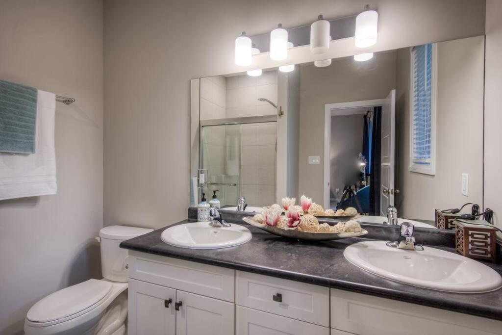 BRAND-NEW LUXURY SUITE in DOON SOUTH, min to 401