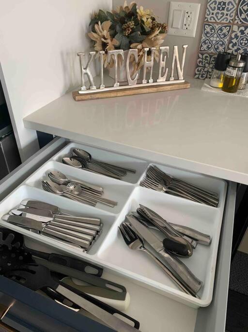 BRAND-NEW LUXURY SUITE in DOON SOUTH, min to 401
