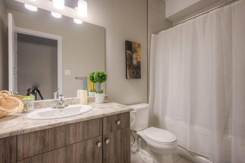 BRAND-NEW LUXURY SUITE in DOON SOUTH, min to 401