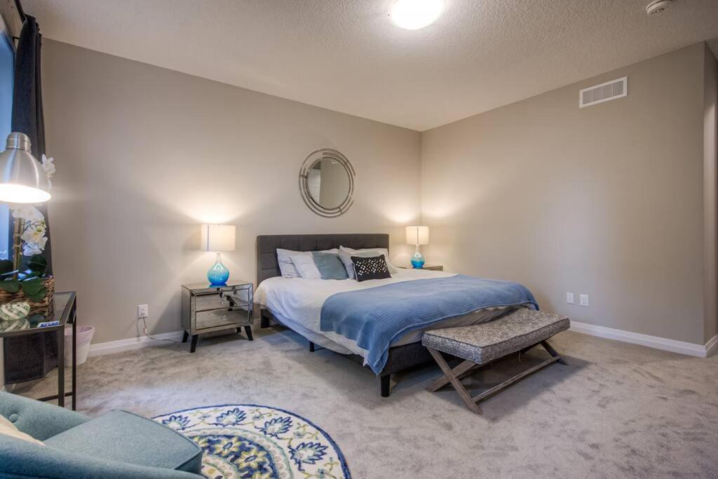 BRAND-NEW LUXURY SUITE in DOON SOUTH, min to 401