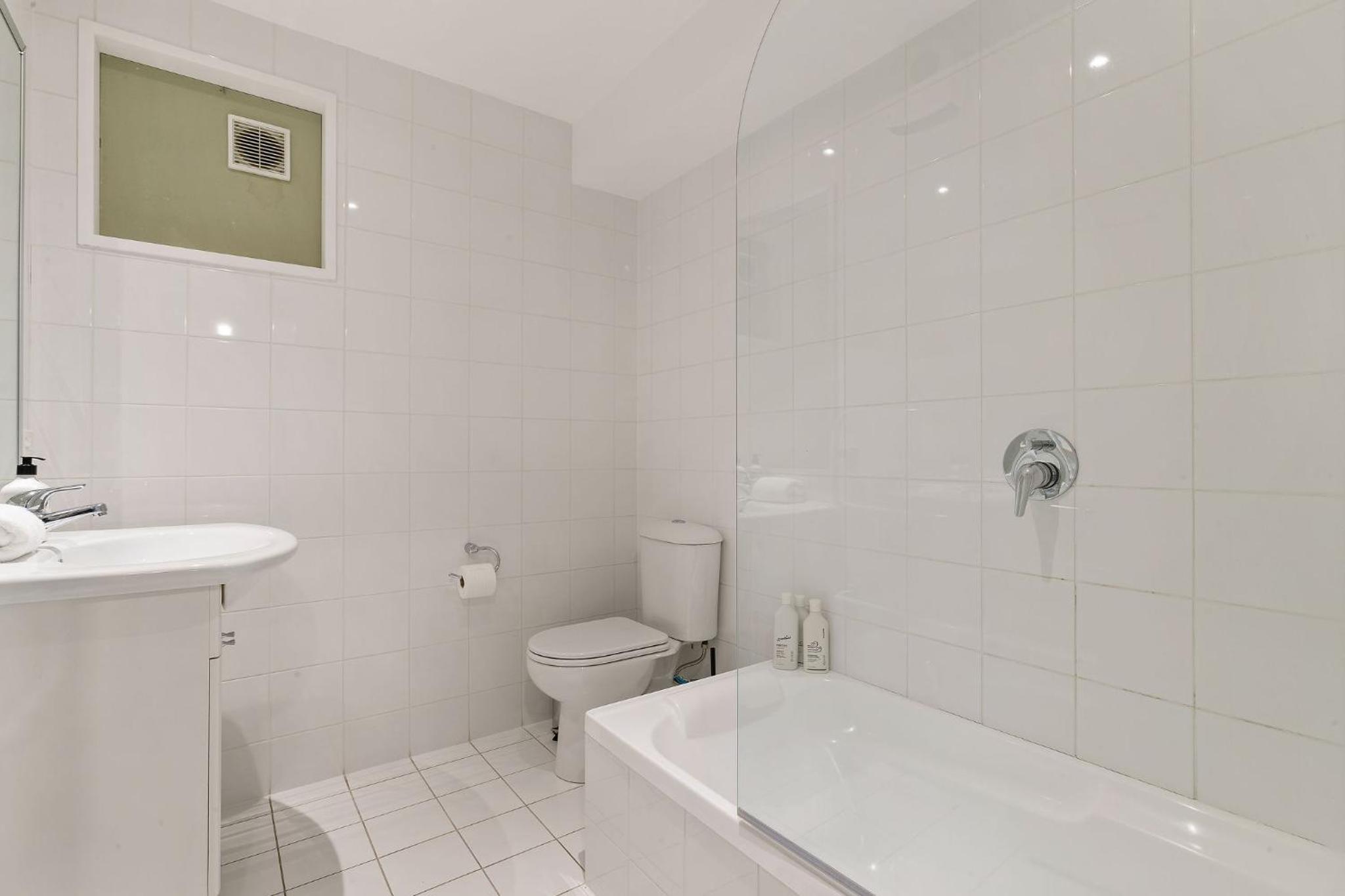 Goldleaf Hill -Spa Pool -Lake Views- 4 Bedrooms view 4