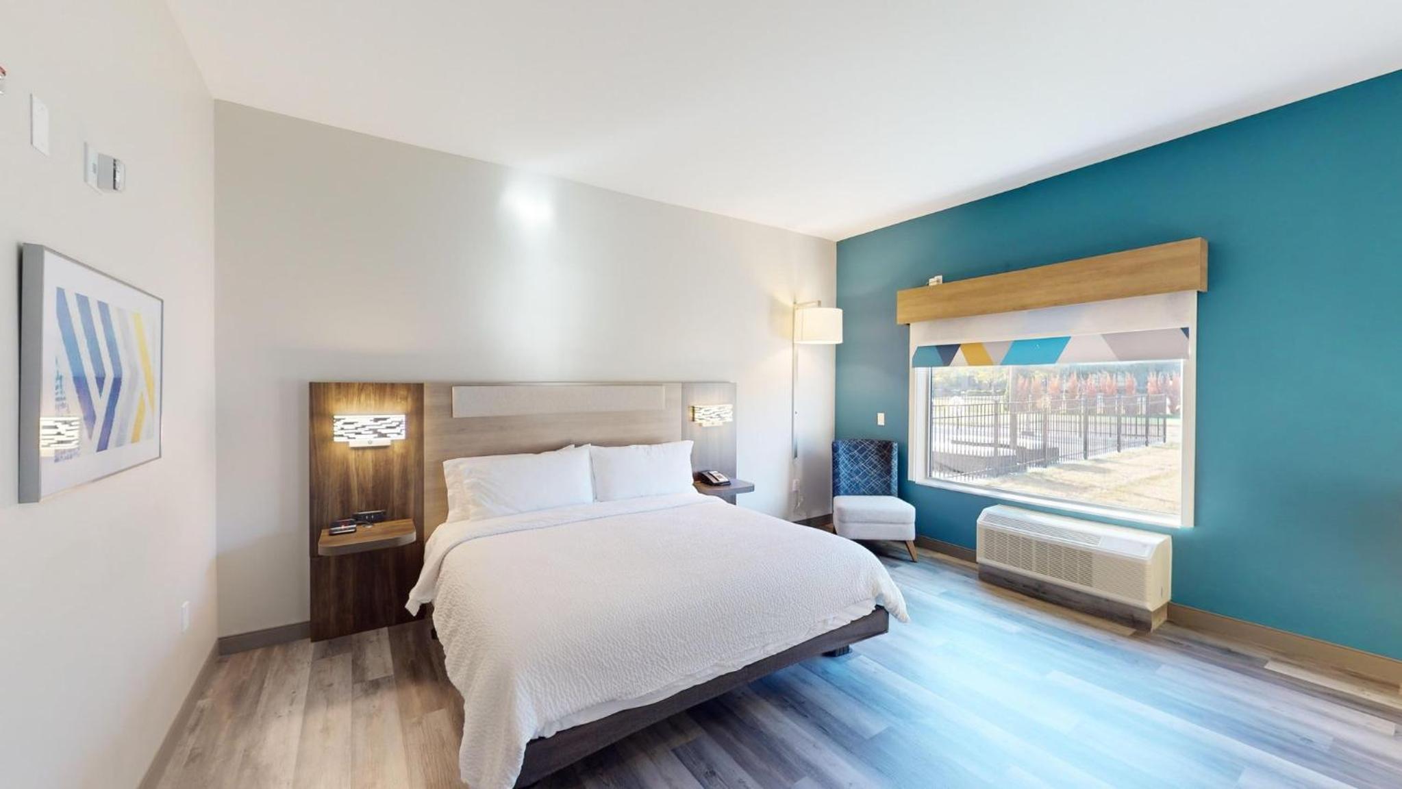 Holiday Inn Express & Suites Chicago Schaumburg, an IHG Hotel, Photo 39