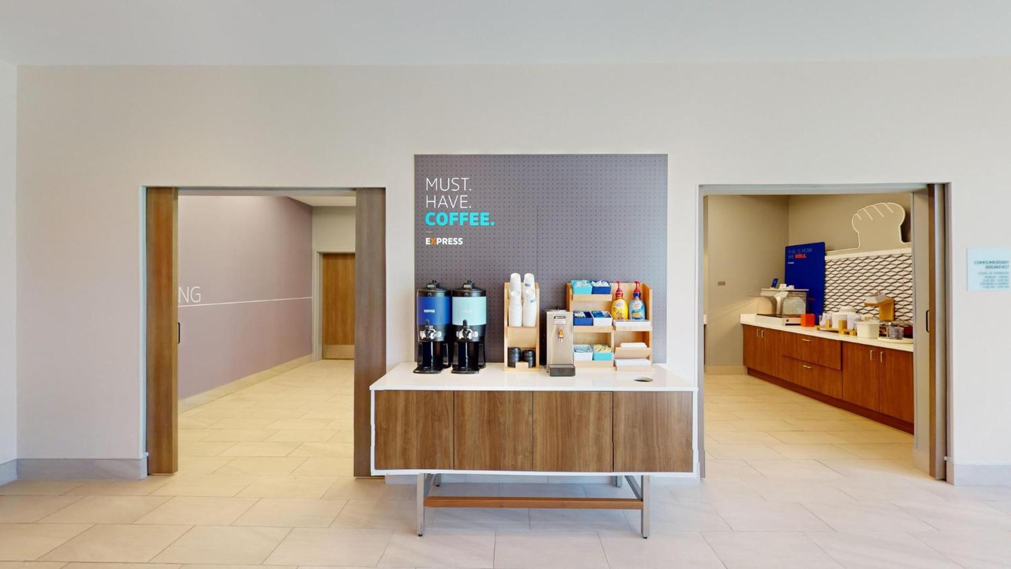Holiday Inn Express & Suites Chicago Schaumburg, an IHG Hotel, Photo 71