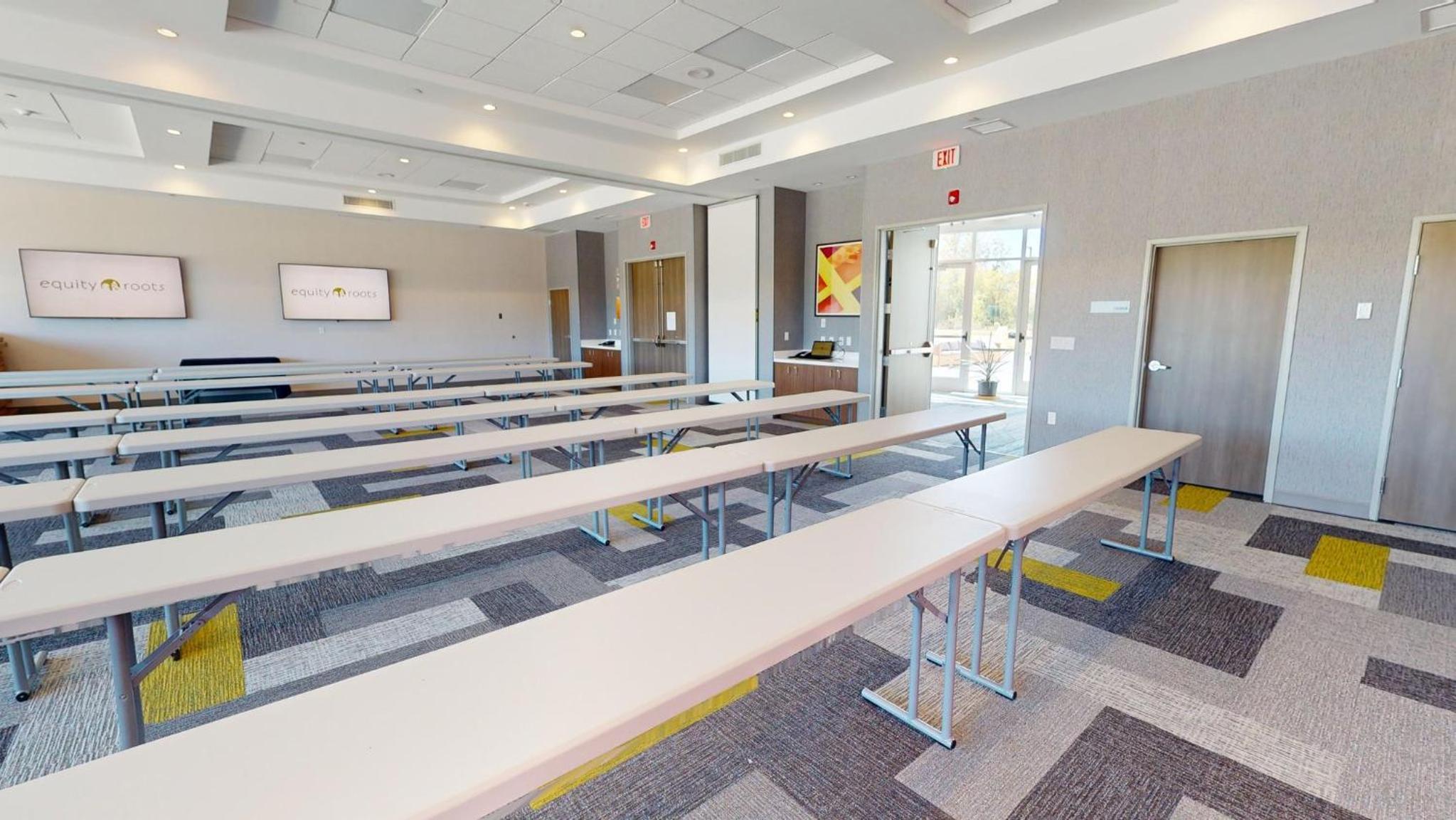 Holiday Inn Express & Suites Chicago Schaumburg, an IHG Hotel, Photo 111