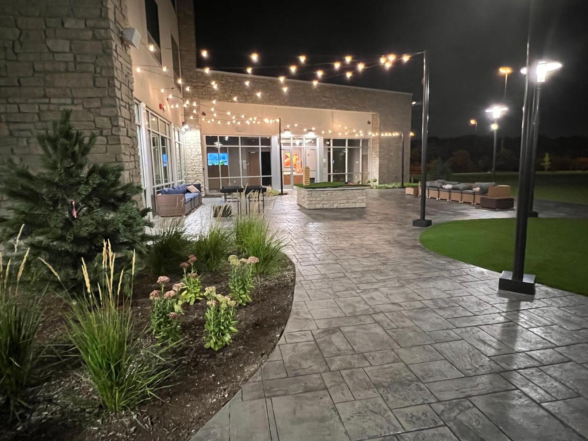 Holiday Inn Express & Suites Chicago Schaumburg, an IHG Hotel, Photo 105