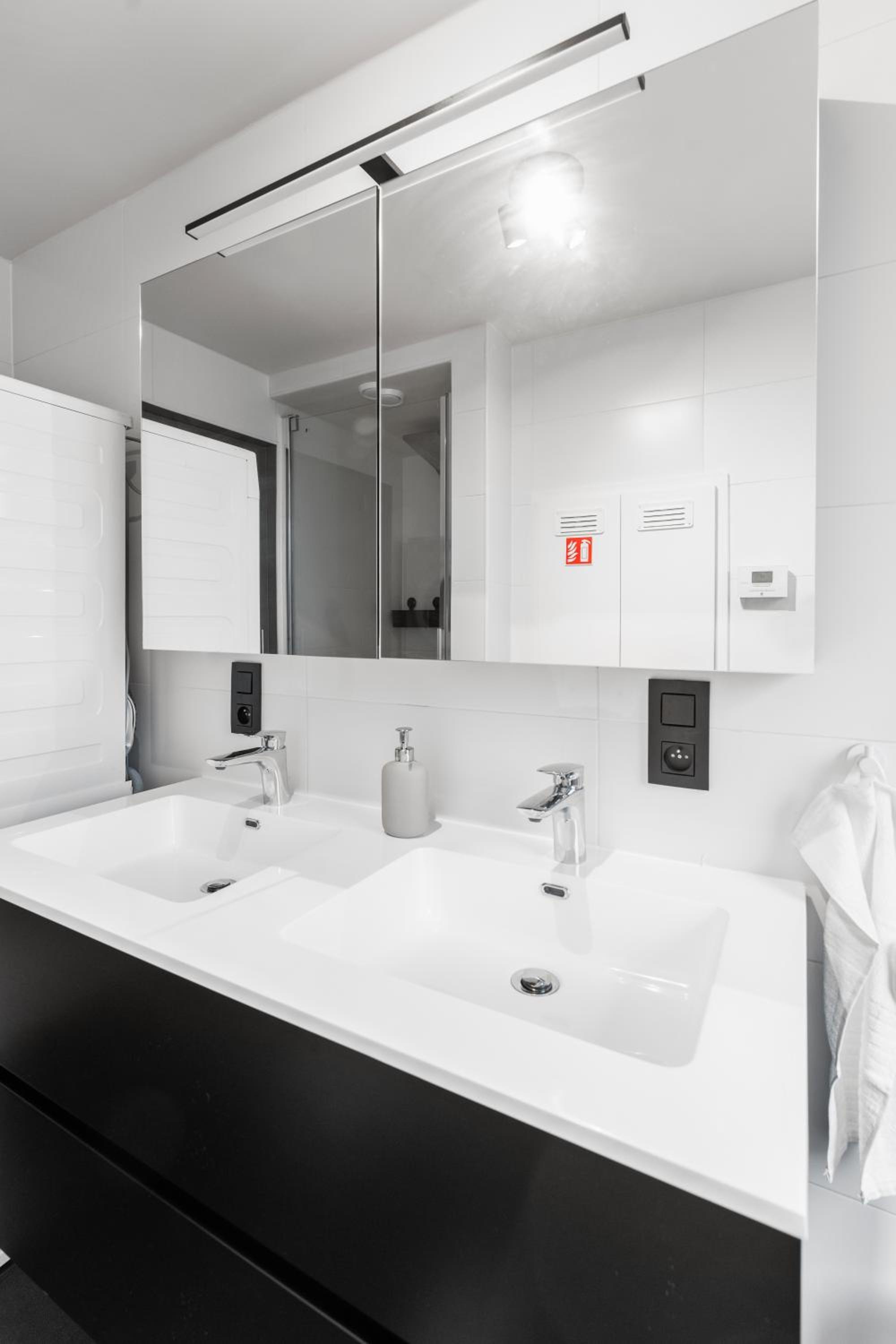 Elegant & Spacious House close to Center