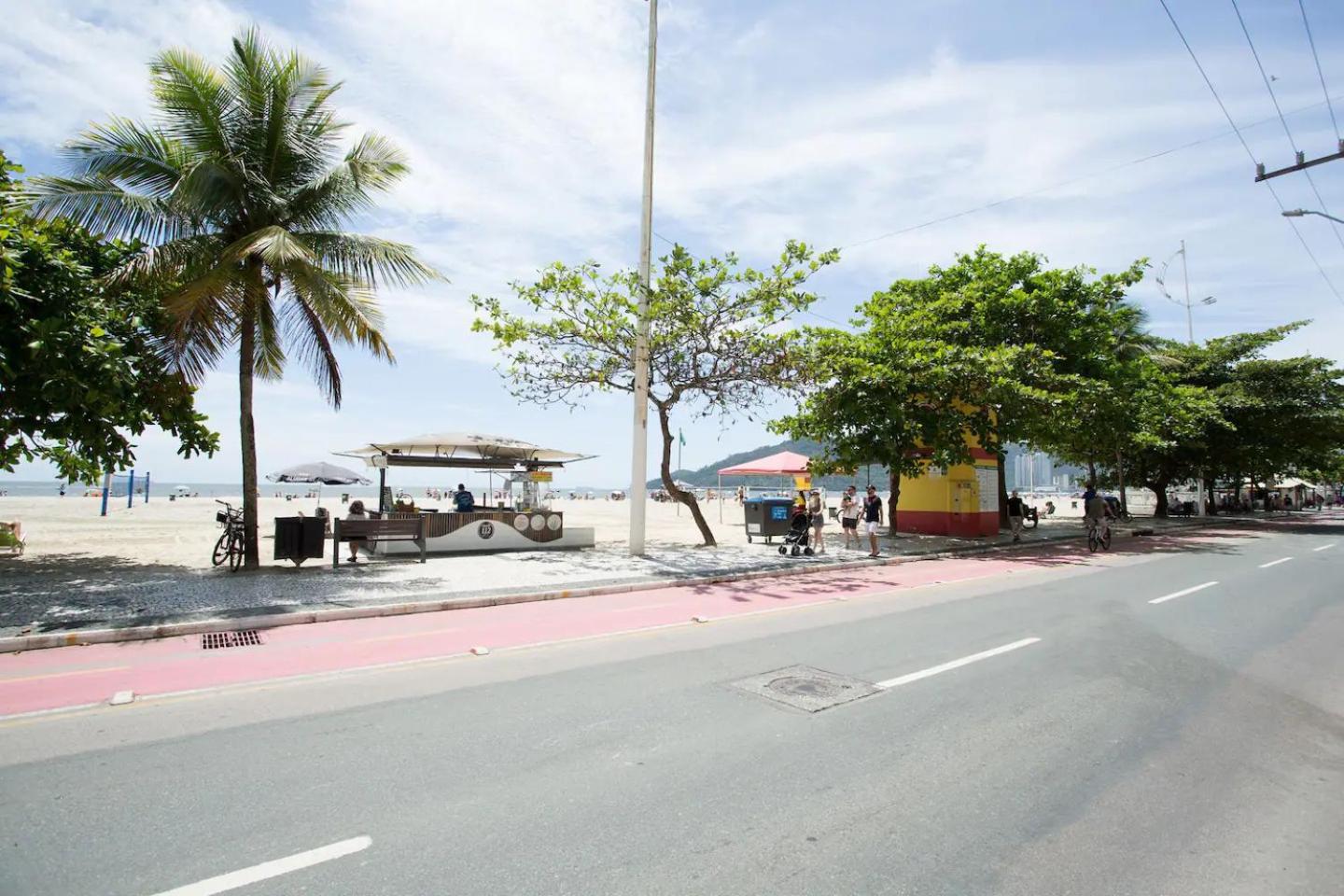 Excelente localização!! Apt confortável Balneário Camboriú