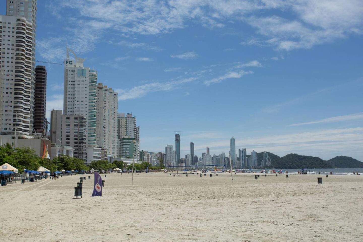 Excelente localização!! Apt confortável Balneário Camboriú