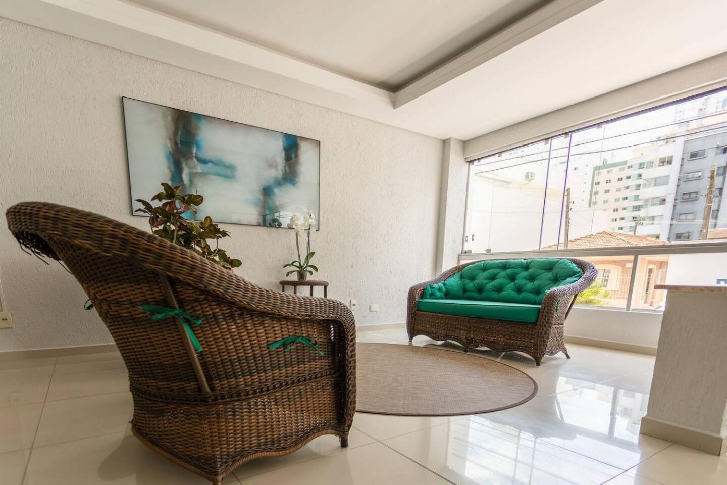 Excelente localização!! Apt confortável Balneário Camboriú