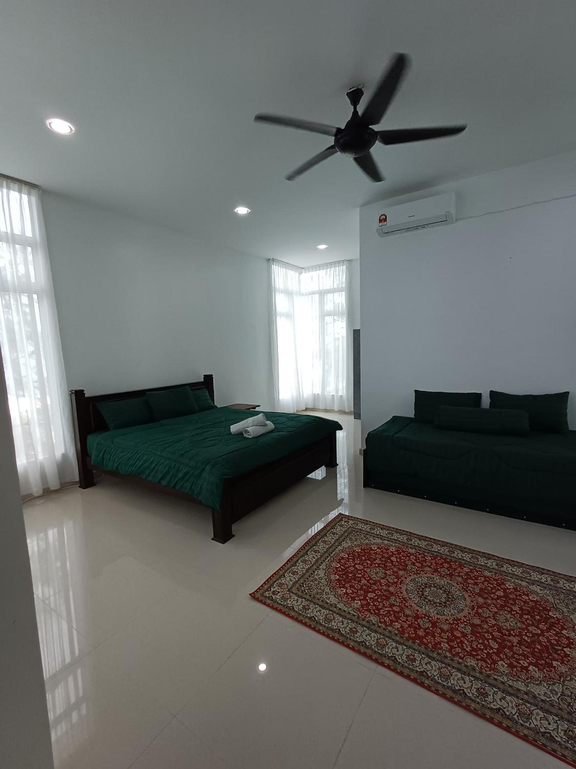 Mengkuang Villa - Family Deluxe Room photo 5