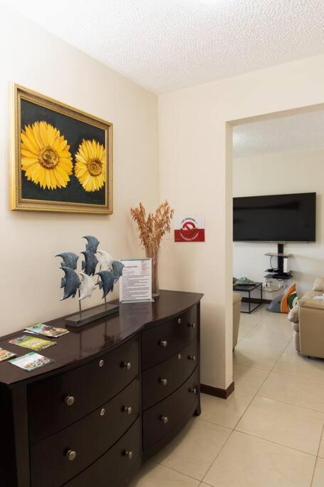 Near the Beach! Lovely 3-bedroom condo with pool