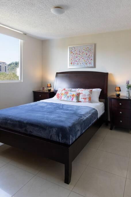 Near the Beach! Lovely 3-bedroom condo with pool
