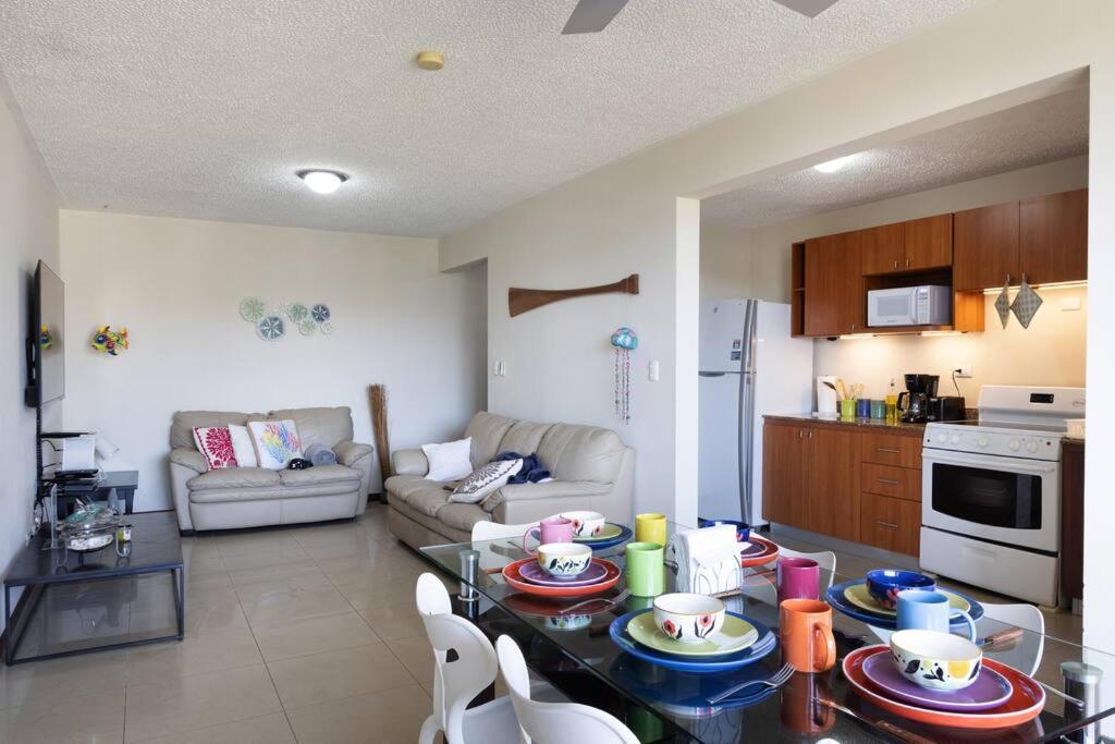 Near the Beach! Lovely 3-bedroom condo with pool