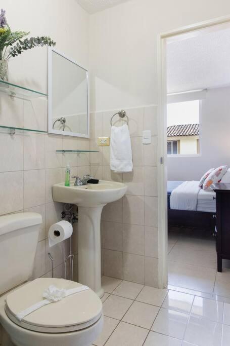 Near the Beach! Lovely 3-bedroom condo with pool