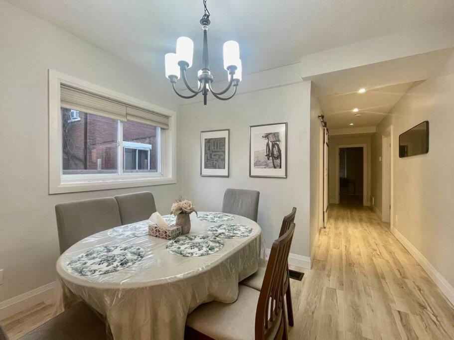 Stylish 3-bdrm suite w free Parking