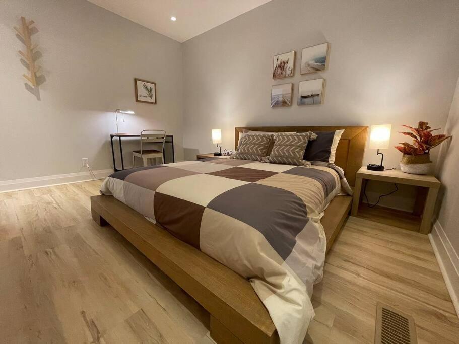 Stylish 3-bdrm suite w free Parking