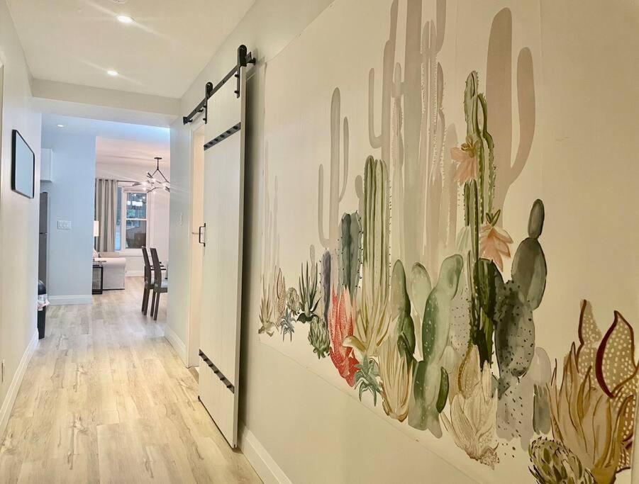 Stylish 3-bdrm suite w free Parking