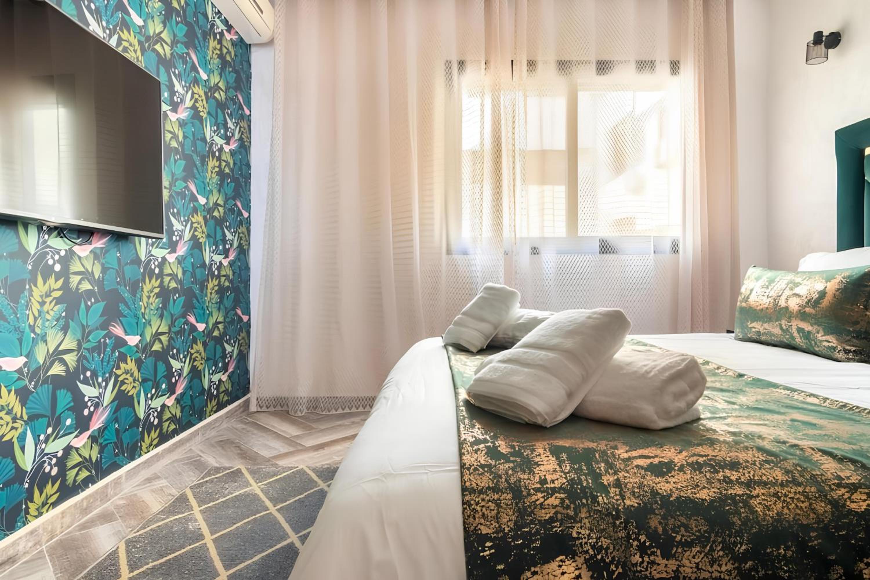 C-Appartement de luxe plein centre de gueliz avec piscine parking wifi netflix