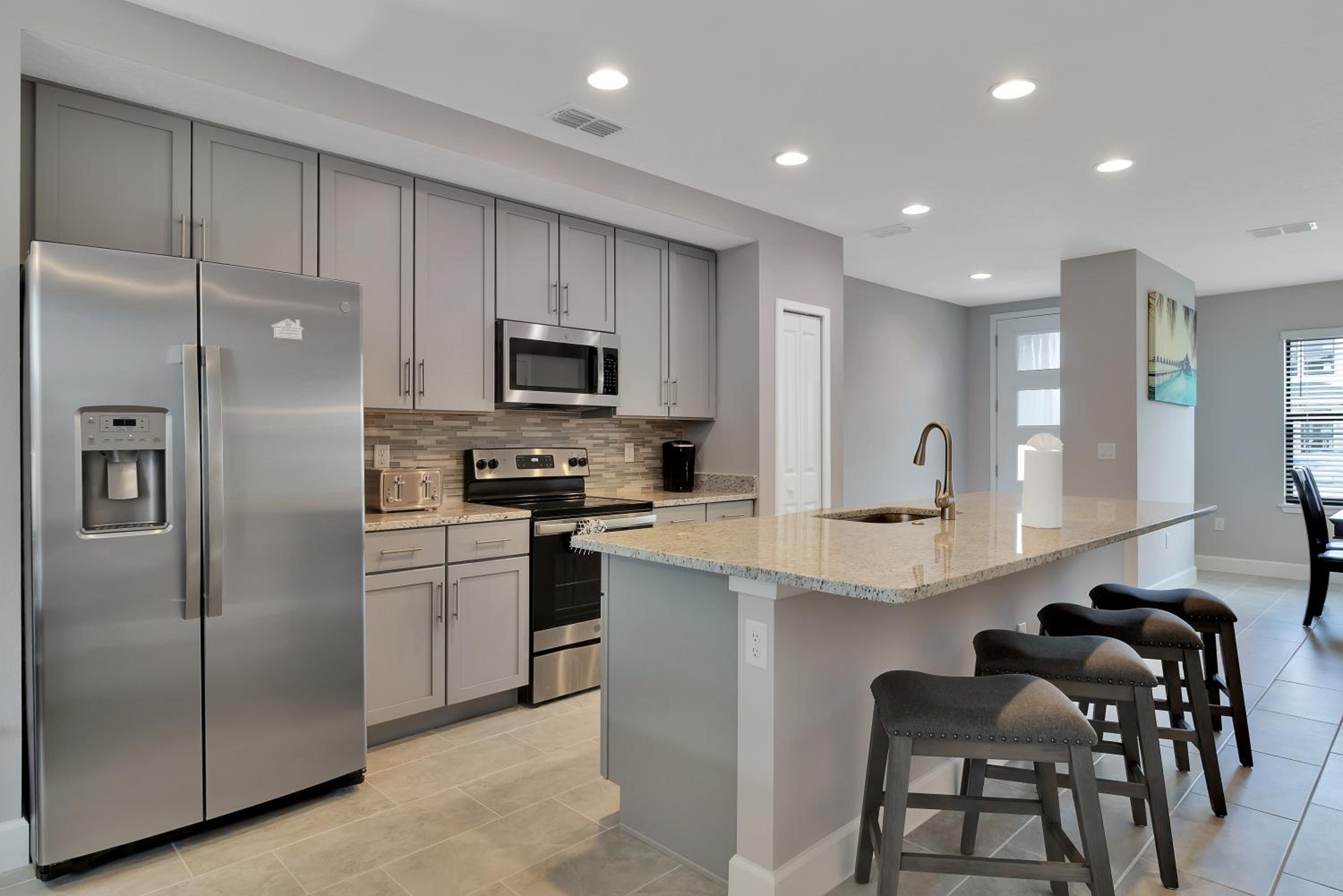 Spectacular! Townhome 9 Miles to Disney World! view 3