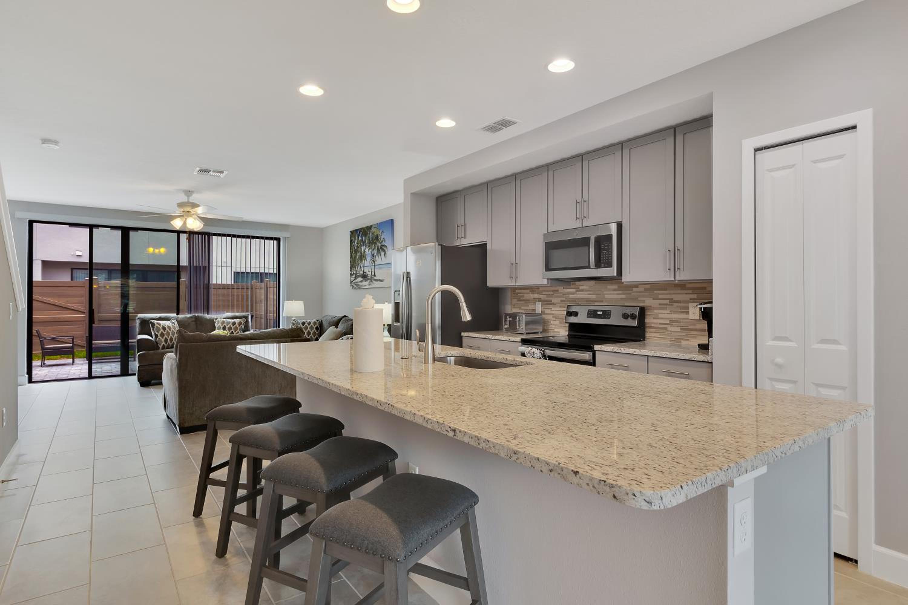 Spectacular! Townhome 9 Miles to Disney World! view 2