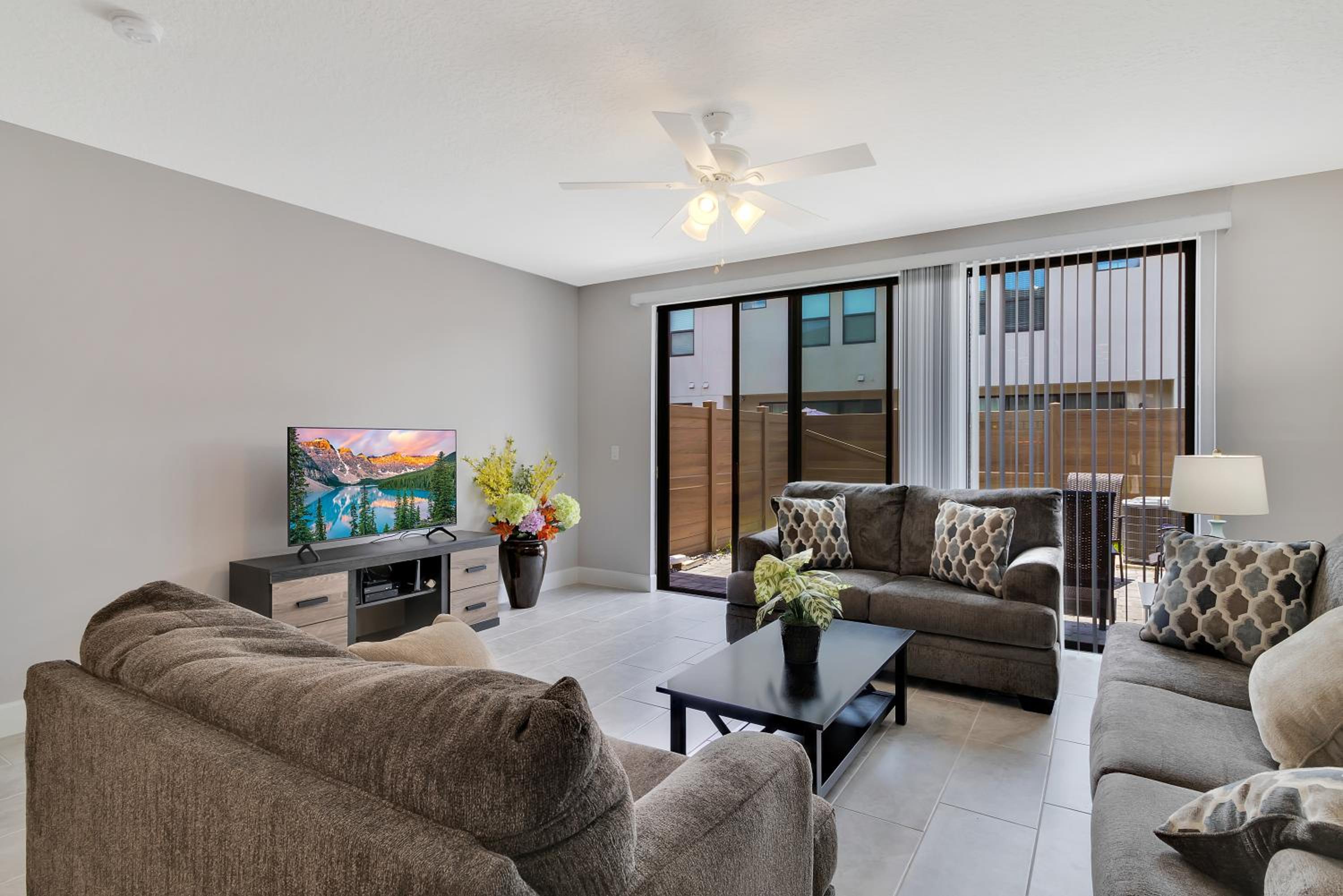 Spectacular! Townhome 9 Miles to Disney World! view 5
