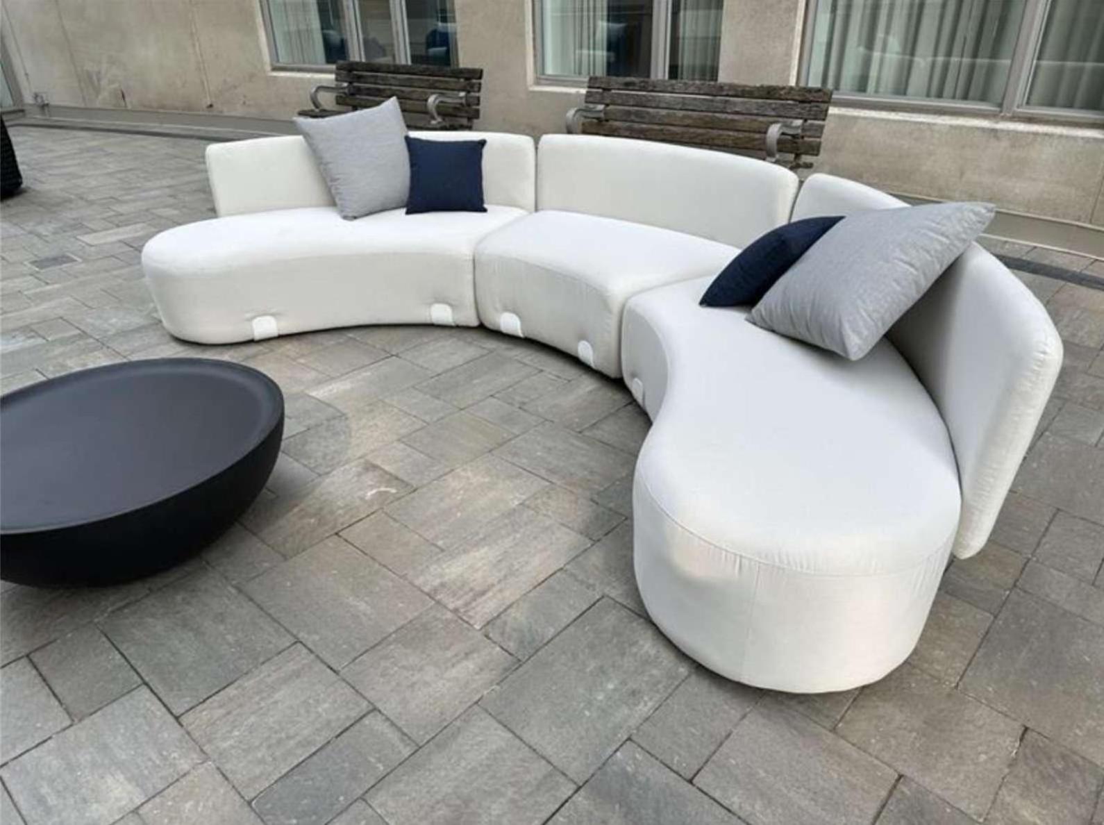 Modern 2-Bedroom Condo w Floor to Ceiling Windows
