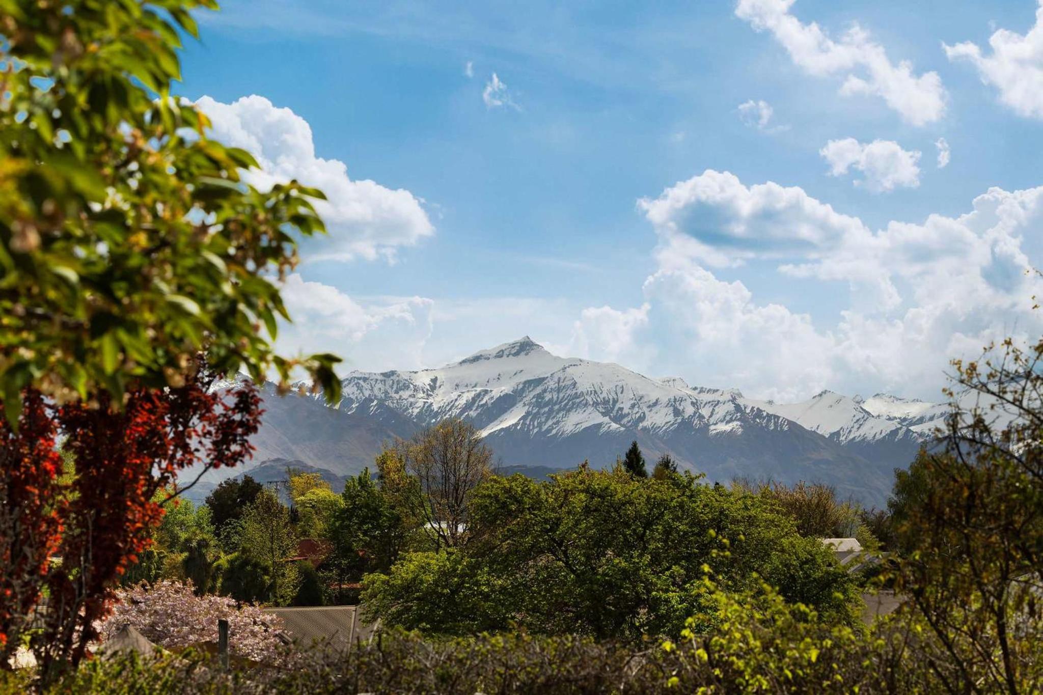 Wanaka Family Retreat view 5
