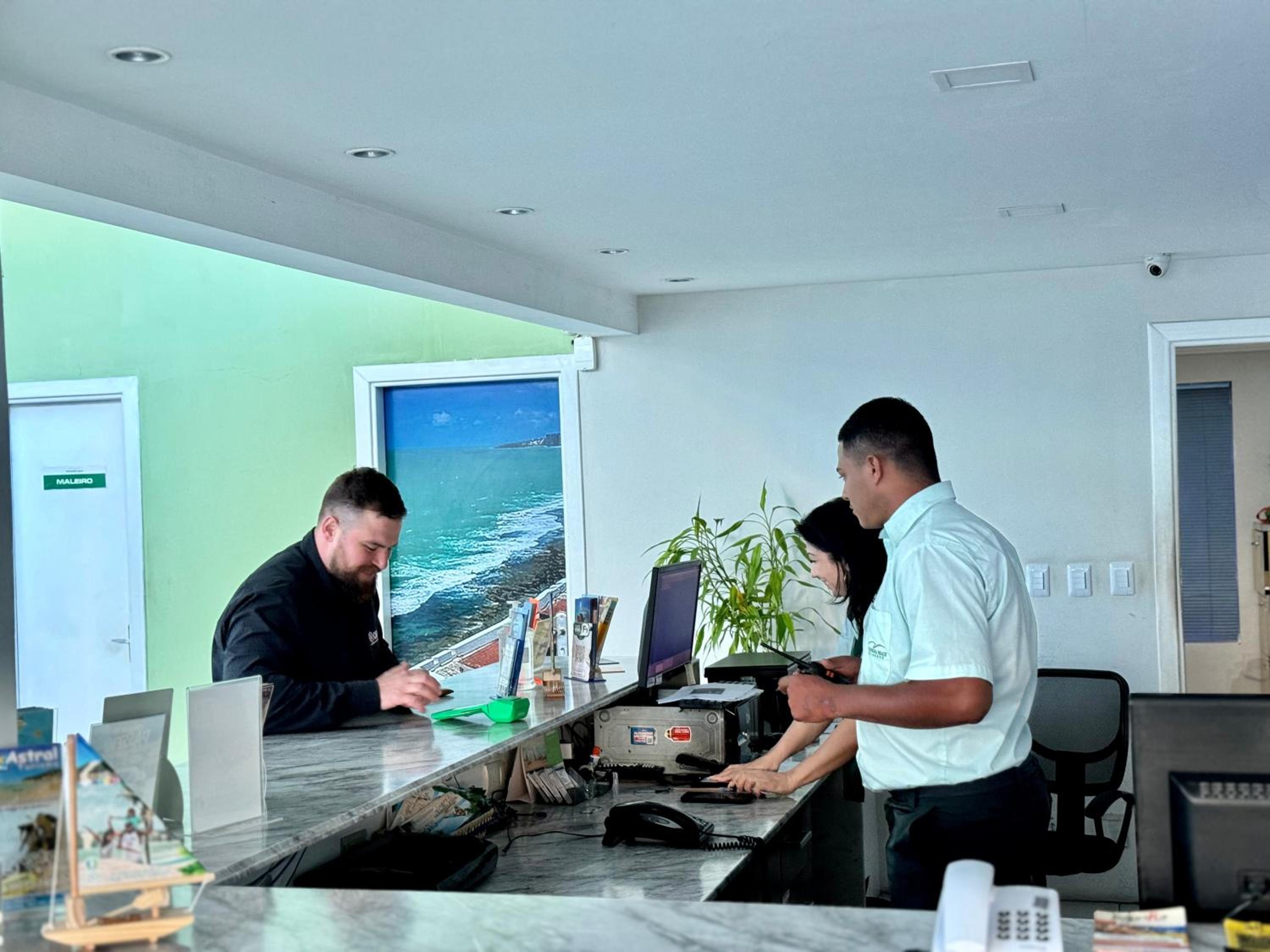 Edy hospedagens Beira-Mar flat 310 com vista para o morro do careca, piscina e localização privilegiada