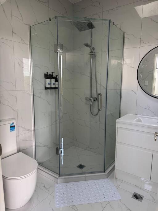 Luxury Villa- Long Bay Manhattan