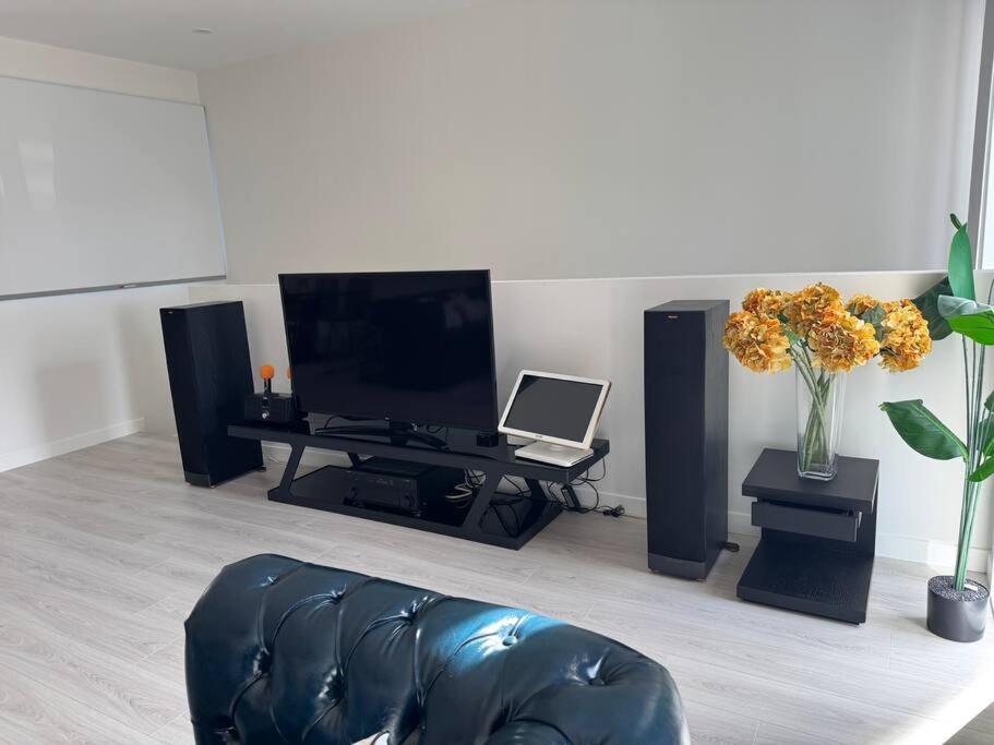 Luxury Villa- Long Bay Manhattan