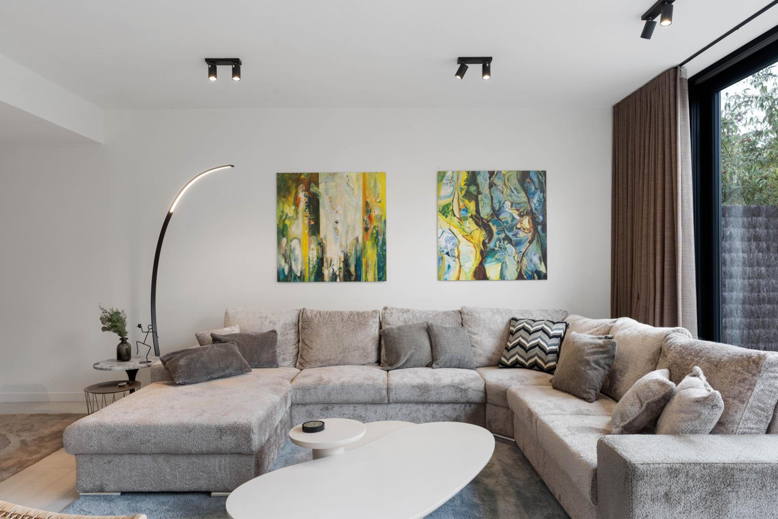 Modern & Spacious House with Wellness
