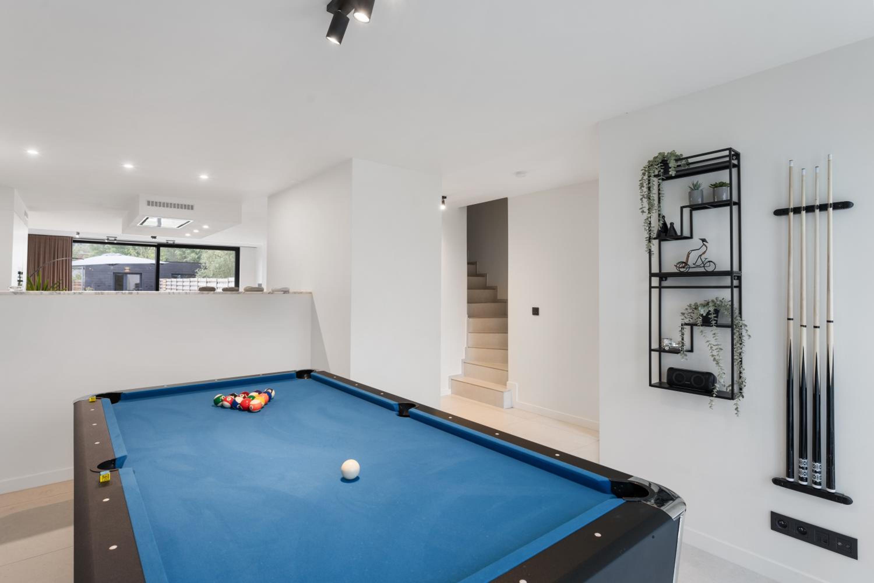 Modern & Spacious House with Wellness