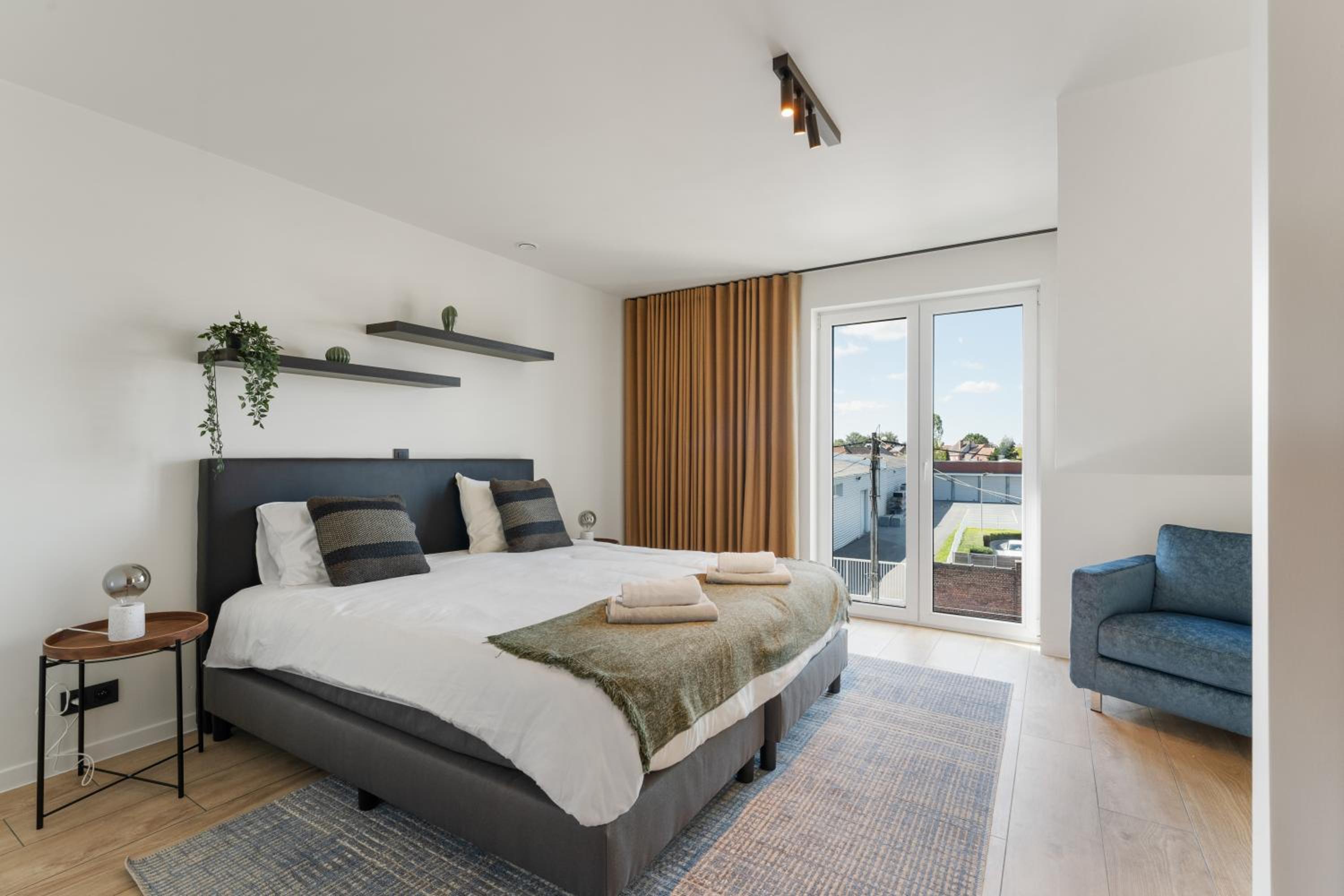 Modern & Spacious House with Wellness
