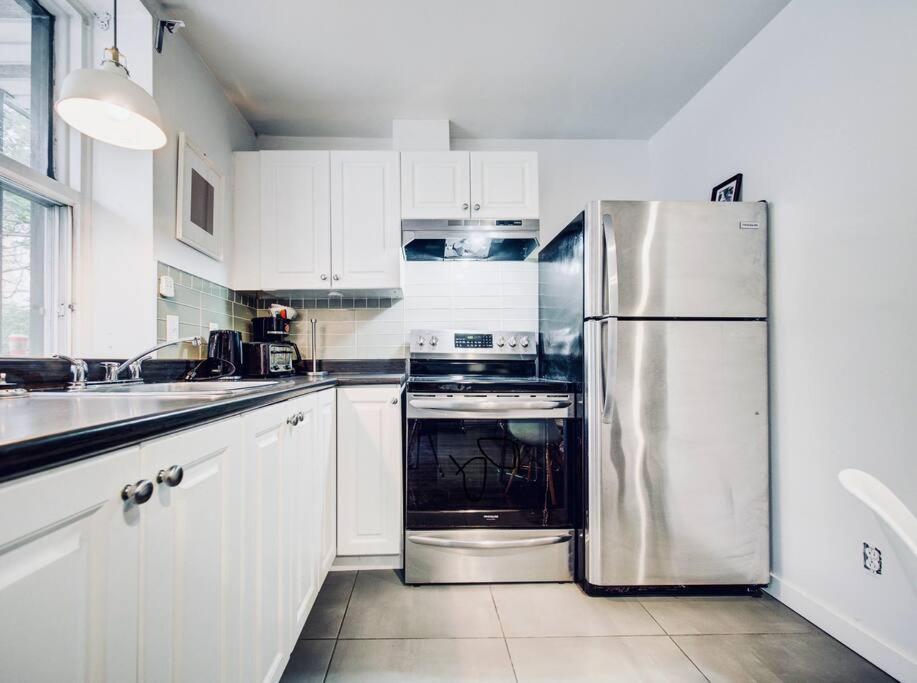 Charming 2 BD condo griffintown