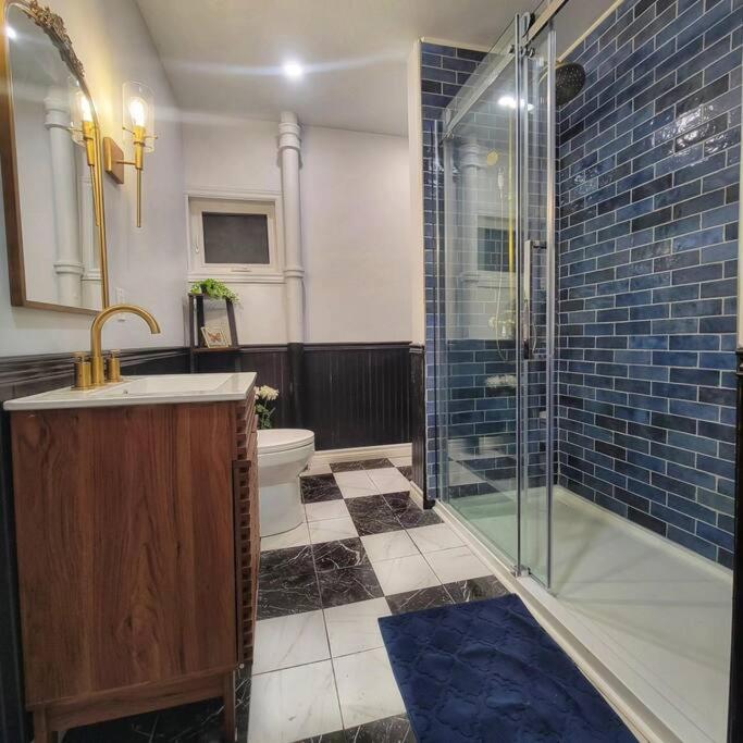 The Victorian Suite