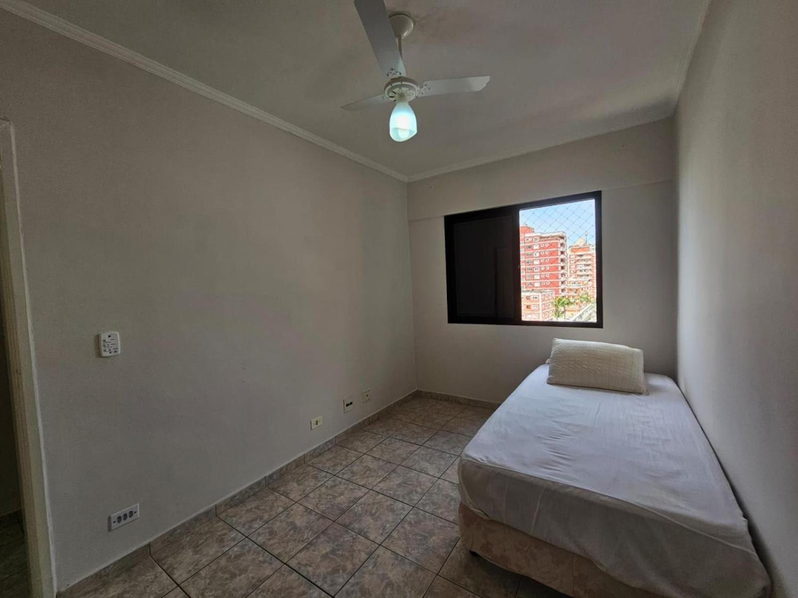 041 Tupi Vista MAR III com VARANDA - 3 dormitórios - 50 metros da praia - ESTACIONAMENTO gratuito