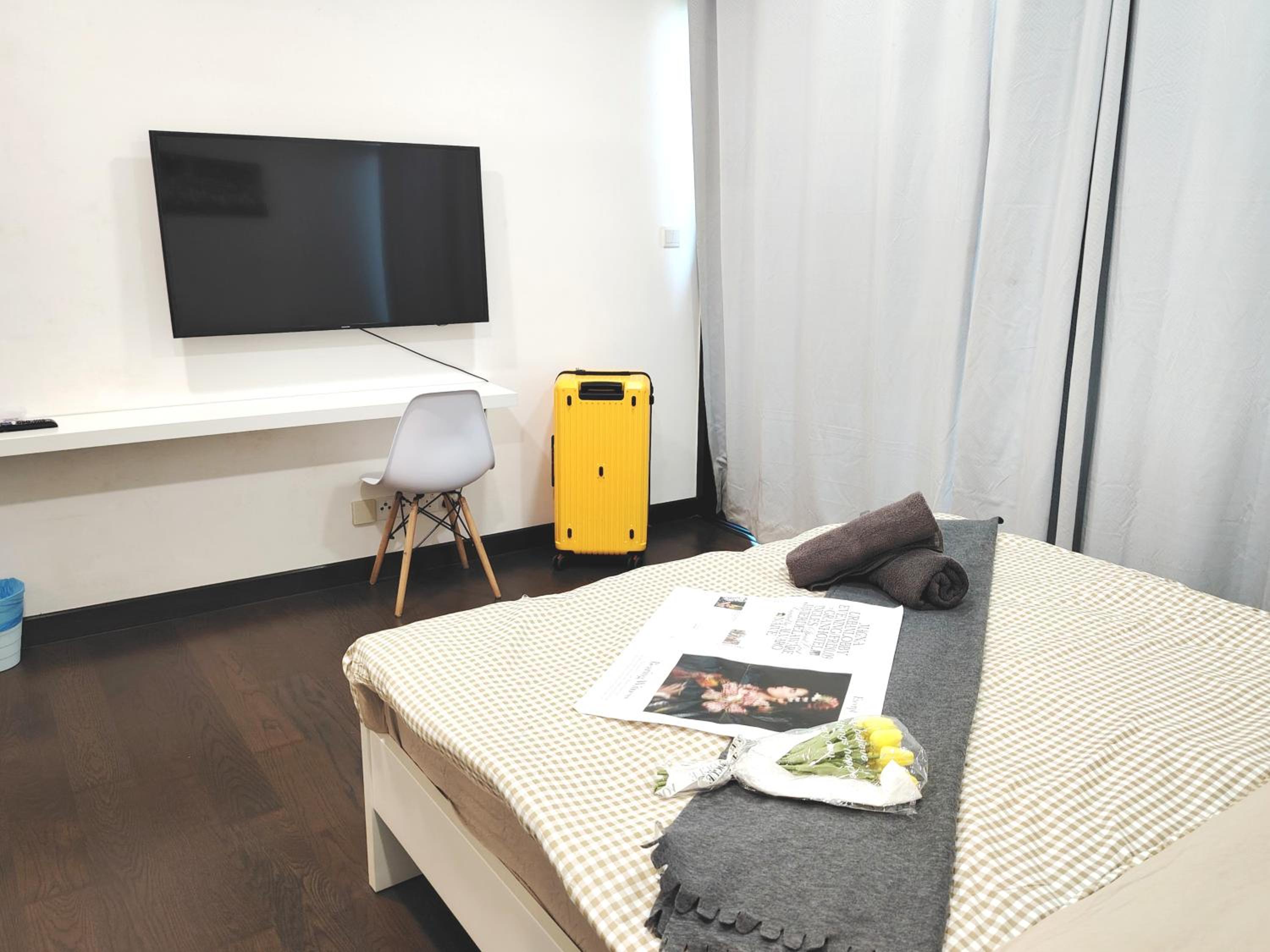 Almas Suites Poolview Netflix 100mbps BySTAY photo 2