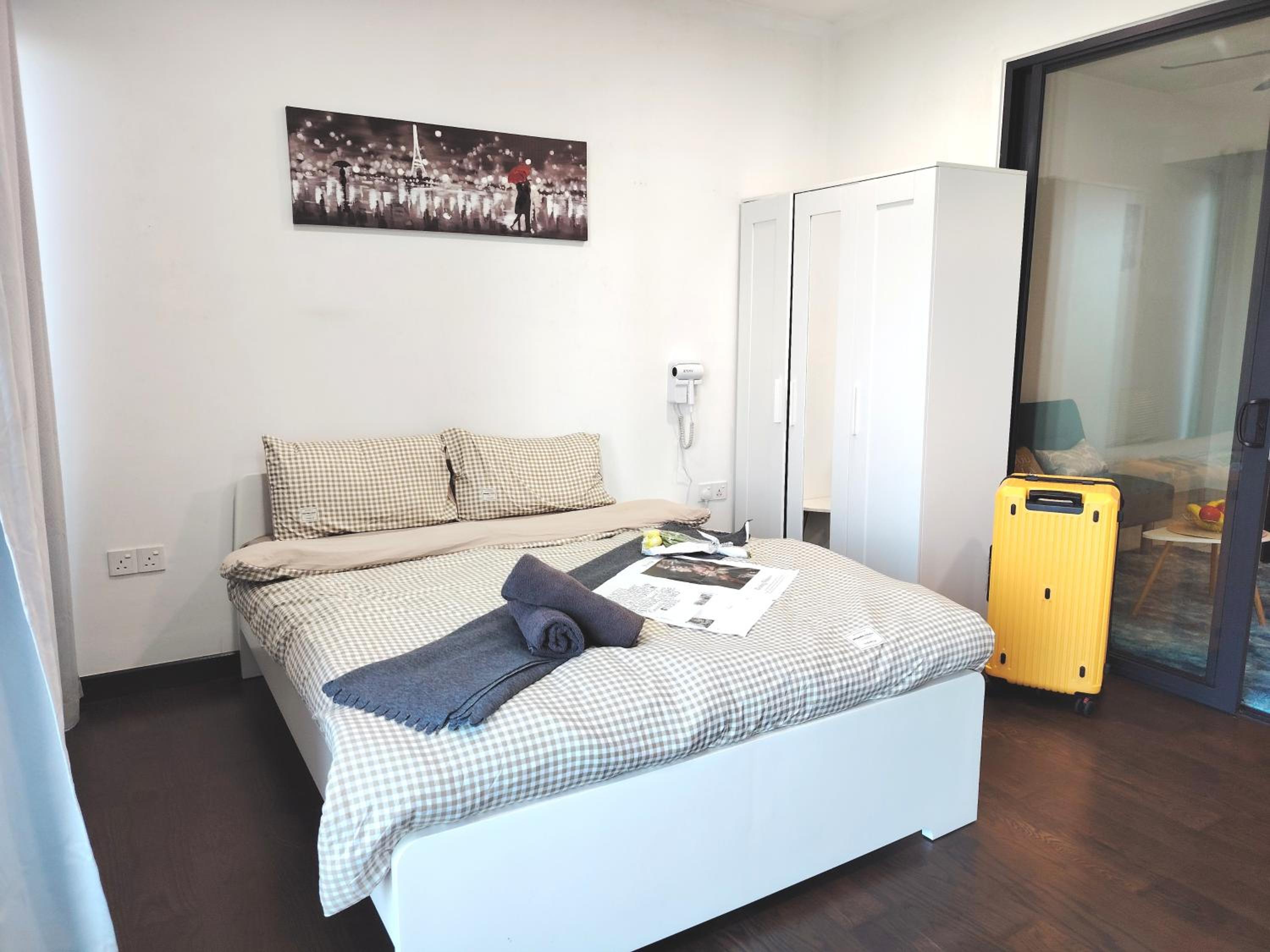 Almas Suites Poolview Netflix 100mbps BySTAY photo 3