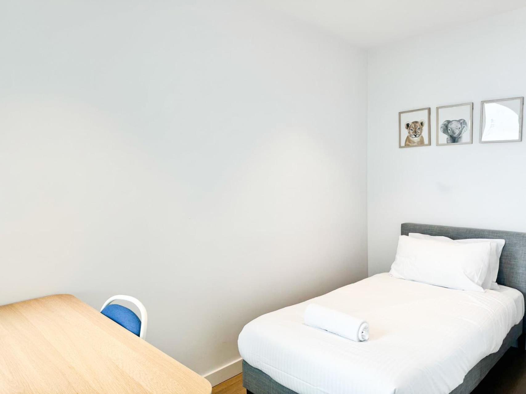 Amazing CBD 3BR Apt Bayview Free Parking