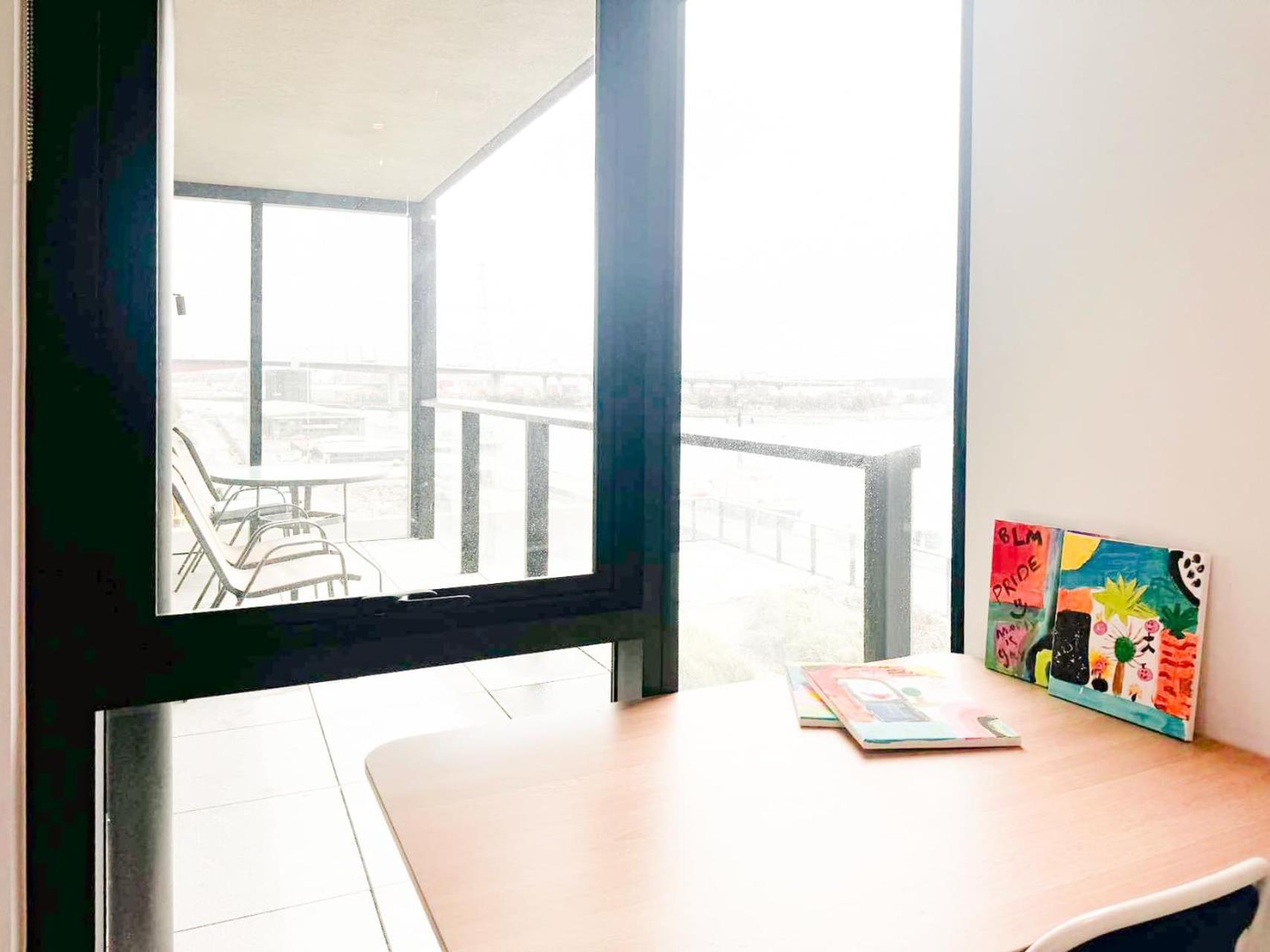 Amazing CBD 3BR Apt Bayview Free Parking