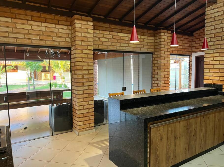 Casa adorável com 6 quartos, piscina, sauna, lareira e academia
