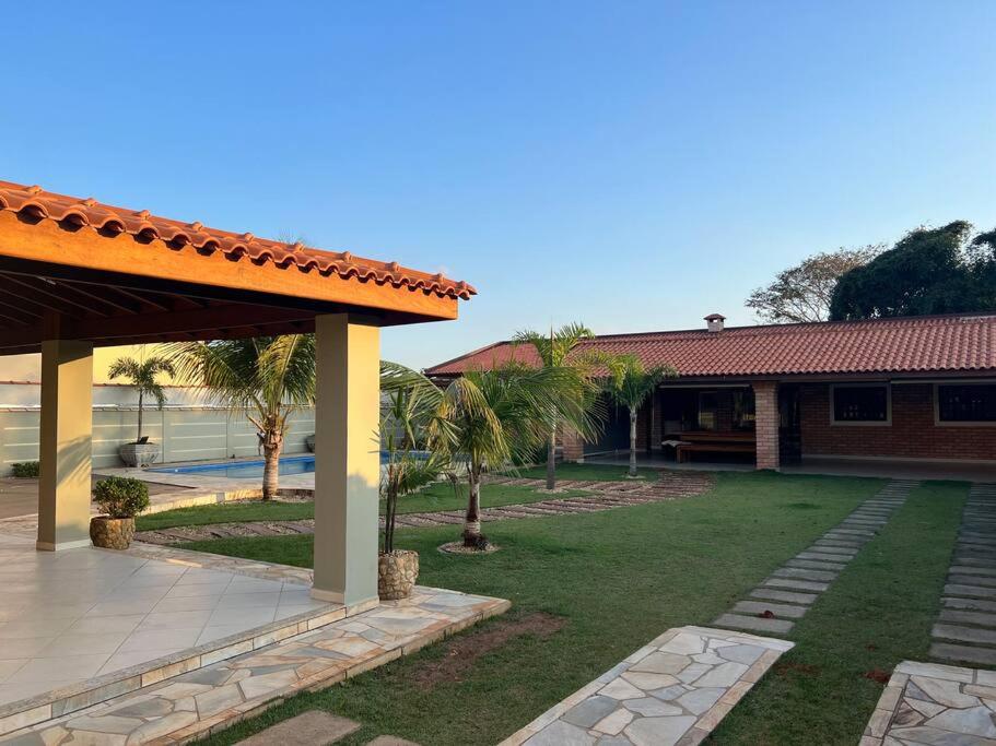 Casa adorável com 6 quartos, piscina, sauna, lareira e academia
