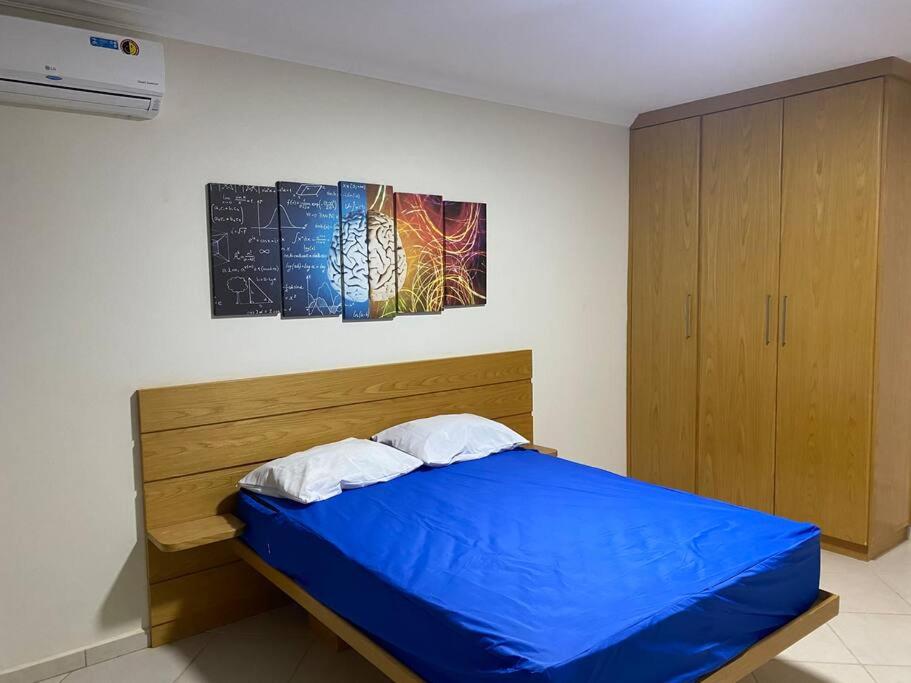 Casa adorável com 6 quartos, piscina, sauna, lareira e academia
