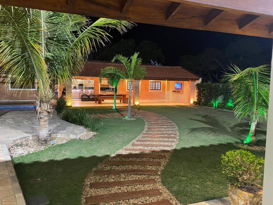 Casa adorável com 6 quartos, piscina, sauna, lareira e academia