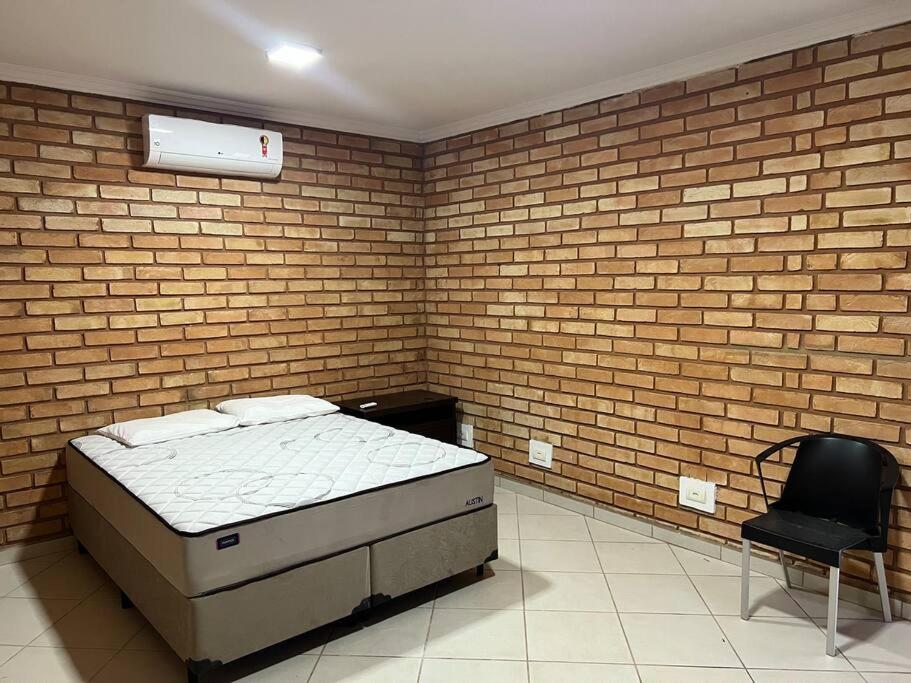 Casa adorável com 6 quartos, piscina, sauna, lareira e academia