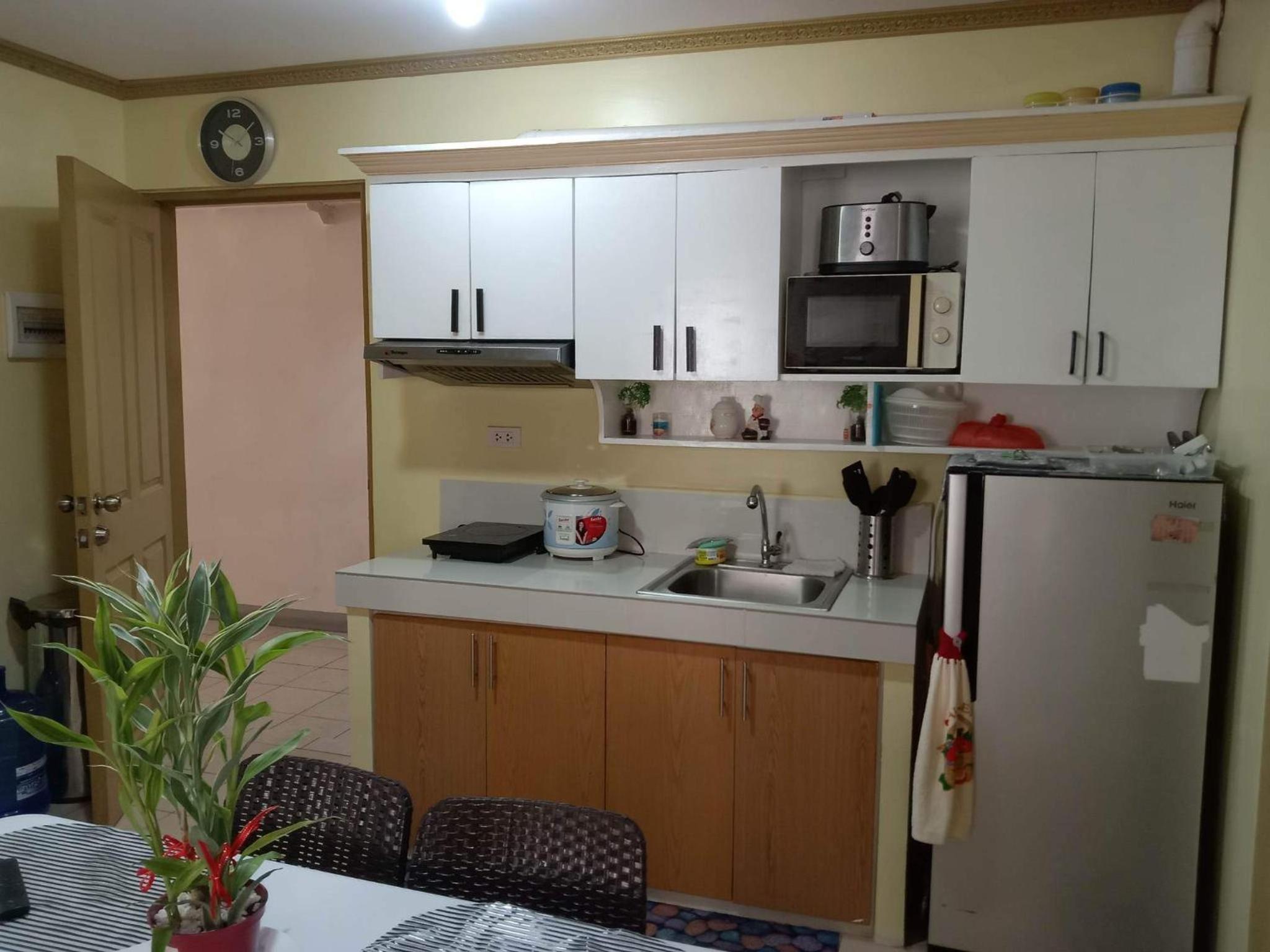2bdr condo rental furnished, w parking wifi free use pool view 2