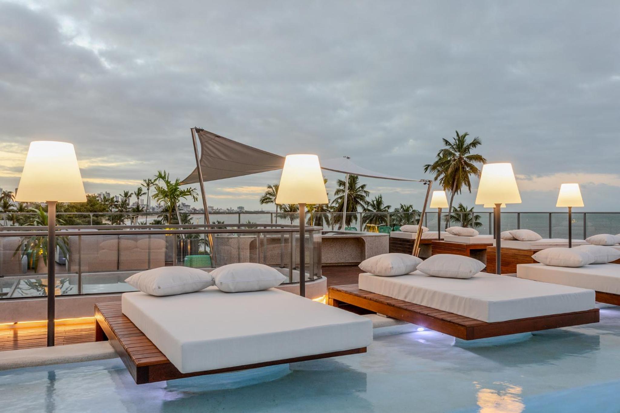 Setai Yacht Premium #307 by AcalMar Flats